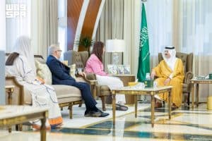 أمير المنطقة الشرقية يستقبل القائم بالأعمال في السفارة الأمريكية لدى المملكة