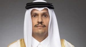 رئيس الوزراء القطري يلتقي المبعوثين الأمريكيين