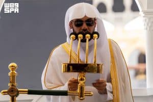 امام وخطيب المسجد الحرام  الشيخ د. ياسر الدوسري: النظرة المحرمة سهم مسموم يفسد القلب ويطفئ نور الإيمان