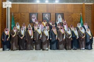 أمير الشرقية يستقبل منسوبي فرع وزارة الموارد البشرية والتنمية الاجتماعية بالمنطقة