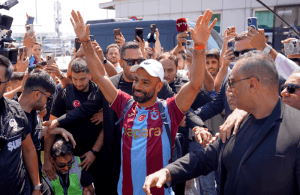 صلاح: لم أشاهد مثل استقبال جماهير طرابزون