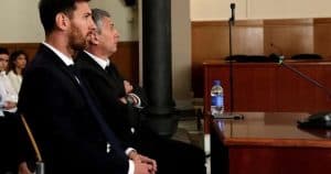 ميسي يصل إلى الأرجنتين لحضور جنازة والده