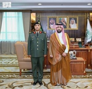 أمير جازان يقلّد عددًا من قيادات السجون بالمنطقة رتبهم الجديدة