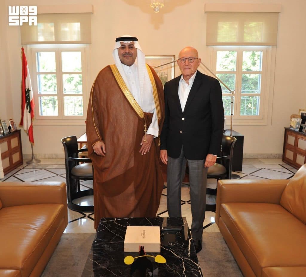 السفير الدوسري يلتقي رئيس الوزراء اللبناني السابق ووزير الثقافة اللبناني