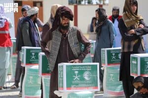 “اغاثي الملك سلمان” يواصل توزيع السلال الغذائية على المتضررين من الفيضانات في أفغانستان