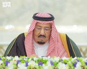 خادم الحرمين الشريفين يرأس جلسة مجلس الوزراء في جدة