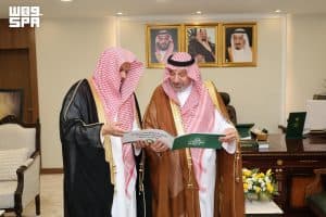 أمير نجران يطّلع على تقرير المناشط الدعوية بالمنطقة خلال الإجازة الصيفية