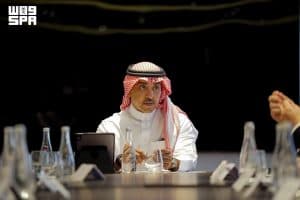 وزير الإعلام يلتقي عددًا من الإعلاميين العرب على هامش زيارة ولي العهد إلى فرنسا