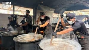 المطبخ المركزي التابع لمركز الملك سلمان للإغاثة يوزّع (24,500) وجبة غذائية ساخنة في غزة