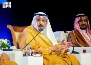 أمير القصيم يلتقي طلبة التعليم الجامعي والأهلي ومتدربي التدريب التقني بالمنطقة