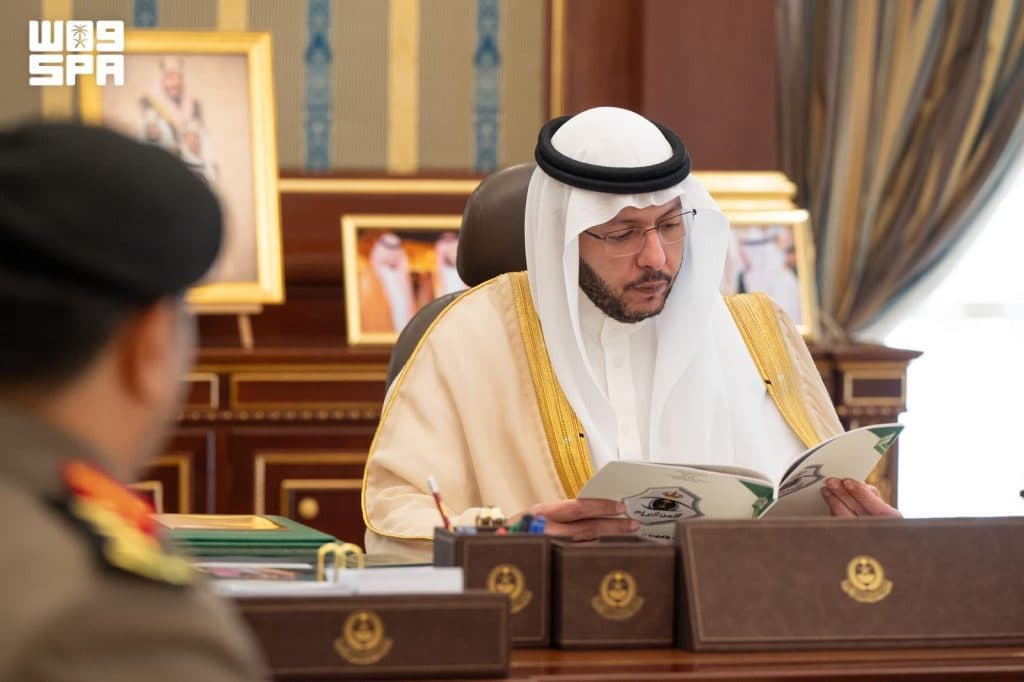 نائب أمير المدينة المنورة يطّلع على الخطط الأمنية والمرورية استعدادًا لبدء العام الدراسي الجديد