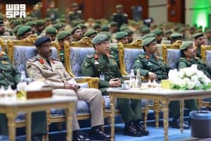 تحت رعاية وزير الداخلية.. مدير عام الجوازات المكلف يشهد حفل تخريج الدورة التأهيلية لأعمال الجوازات (4) للضباط الخريجين
