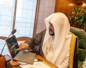 وزير الشؤون الإسلامية يدشّن برنامجًا لتعزيز الوعي الشرعي والفكري