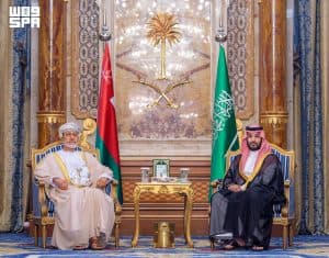 ولي العهد يلتقي سلطان عُمان