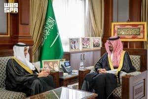 أمير المدينة المنورة يطّلع على التقرير السنوي لبرنامج خدمة ضيوف الرحمن