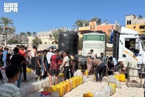 مركز الملك سلمان للإغاثة يضخ 500 ألف لتر من المياه في قطاع غزة