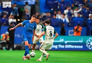 الهلال يكسب الأهلي بثلاثية نظيفة