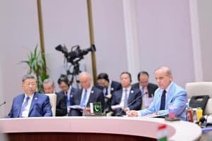 رئيس الوزراء الباكستاني يدعو منظمة شنغهاي لتعزيز التعاون والسلام الإقليمي