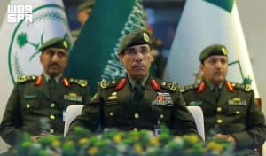 مدير عام الجوازات المكلف يشهد تخريج (648) خريجًا من الدورة التأهيلية للفرد الأساسي الـ(49)