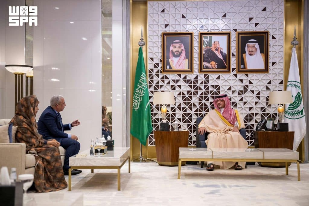 وزير الداخلية يستقبل سفير موريتانيا لدى المملكة