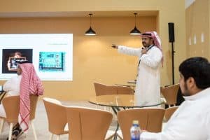 في معرض الصقور والصيد السعودي الدولي.. مختص يكشف مفاتيح الاستعداد الآمن للرحلات البرية