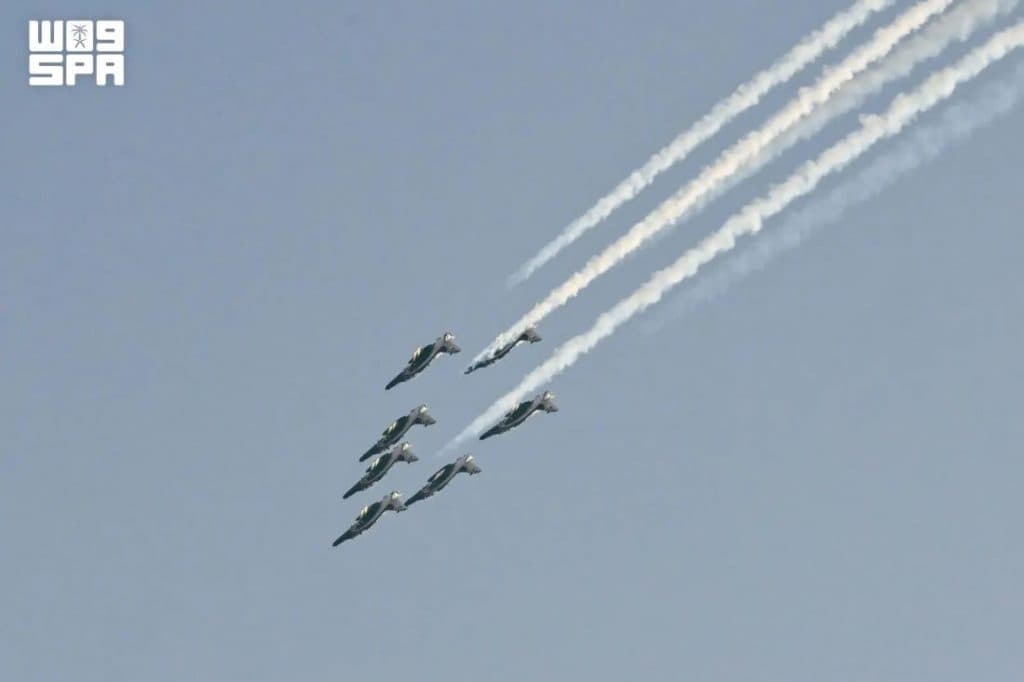 F10838571