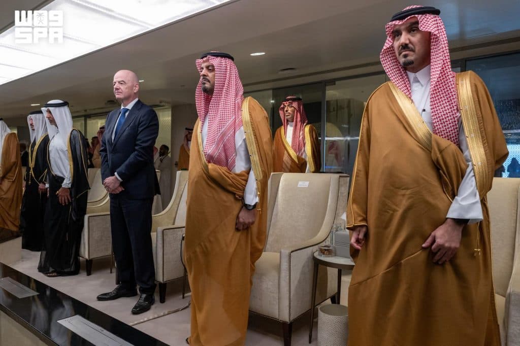 تحت رعاية خادم الحرمين الشريفين ونيابةً عنه.. نائب أمير منطقة مكة المكرمة يشهد حفل افتتاح “خليجي 27” بجدة