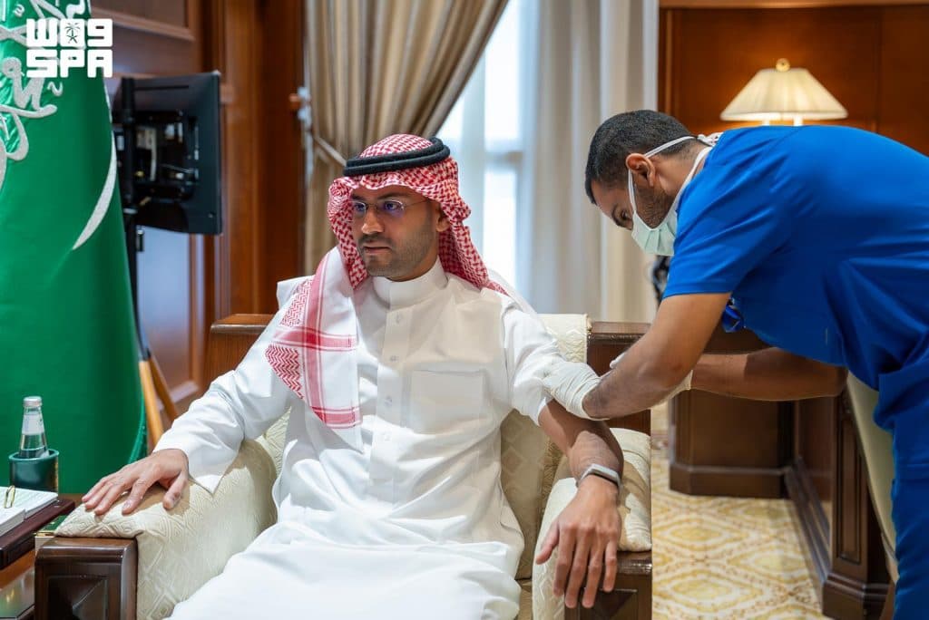 نائب أمير حائل يدشن حملة التطعيم ضد الإنفلونزا الموسميّة بالمنطقة