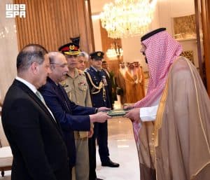 السفير البقمي يقدّم أوراق اعتماده لرئيس باكستان