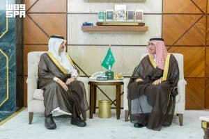استعرضا أبرز جهودها في الارتقاء بالخدمات المقدمة للمسافرين.. أمير الشرقية ونائبه يستقبلان الرئيس التنفيذي لمطارات الدمام