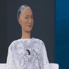 وداع حار بين الروبوت صوفيا والمشاركين في منتدى شرم الشيخ