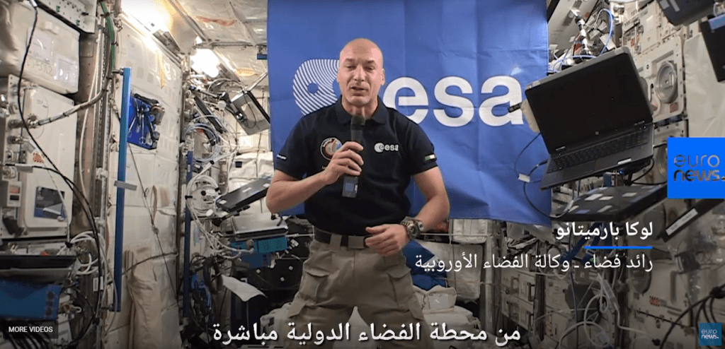 جولة داخل سفينة فضاء.. شاهد كيف يعيشون هناك