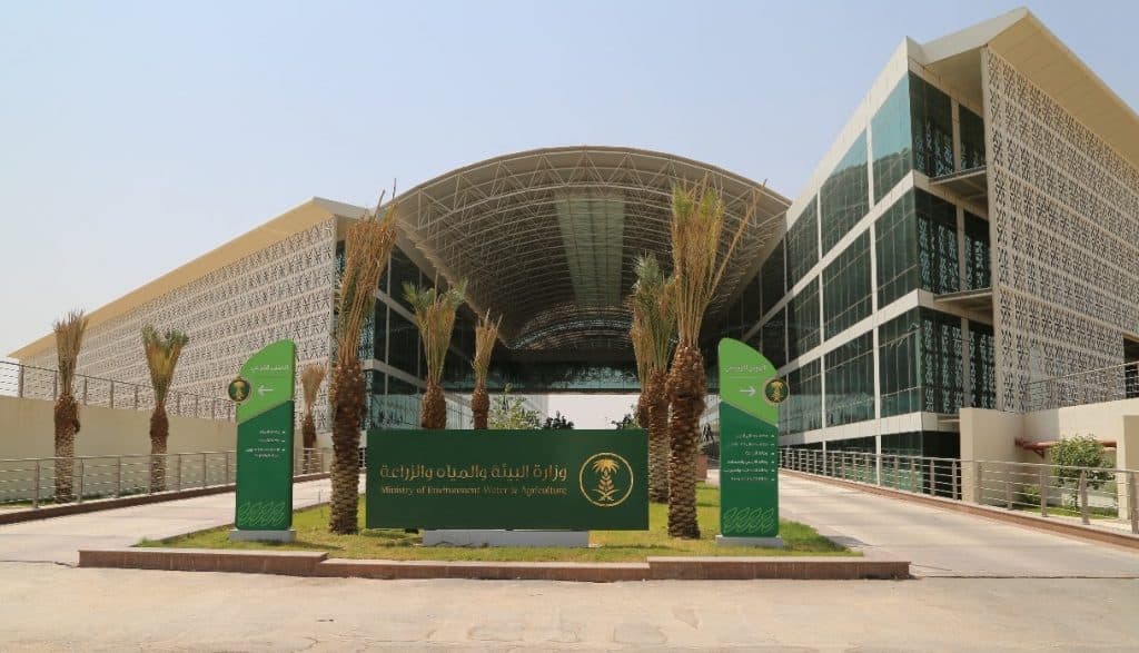 “البيئة”: 75 وظيفة هندسية وبيطرية للرجال