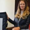 بريطانية تفقد خاتم زواجها وتعثر عليه بمكان غير متوقع