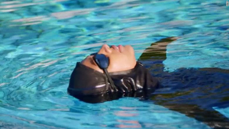 191210022535-nike-swim-hijab-story-body-exlarge-169