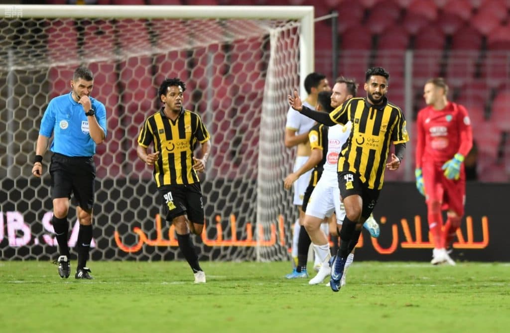 بهدف الدقيقة الأخيرة.. الاتحاد يتعادل مع الفتح