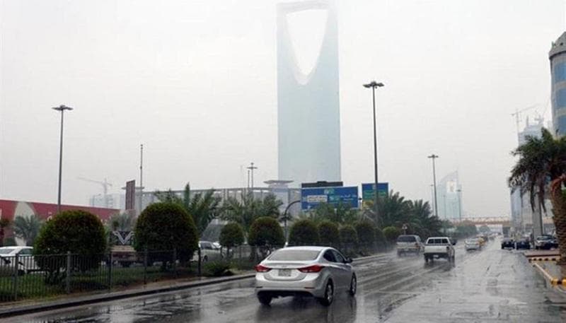 الرياض: أمطار متفاوتة وحبات بَرَد خلال الـ 24 ساعة المقبلة