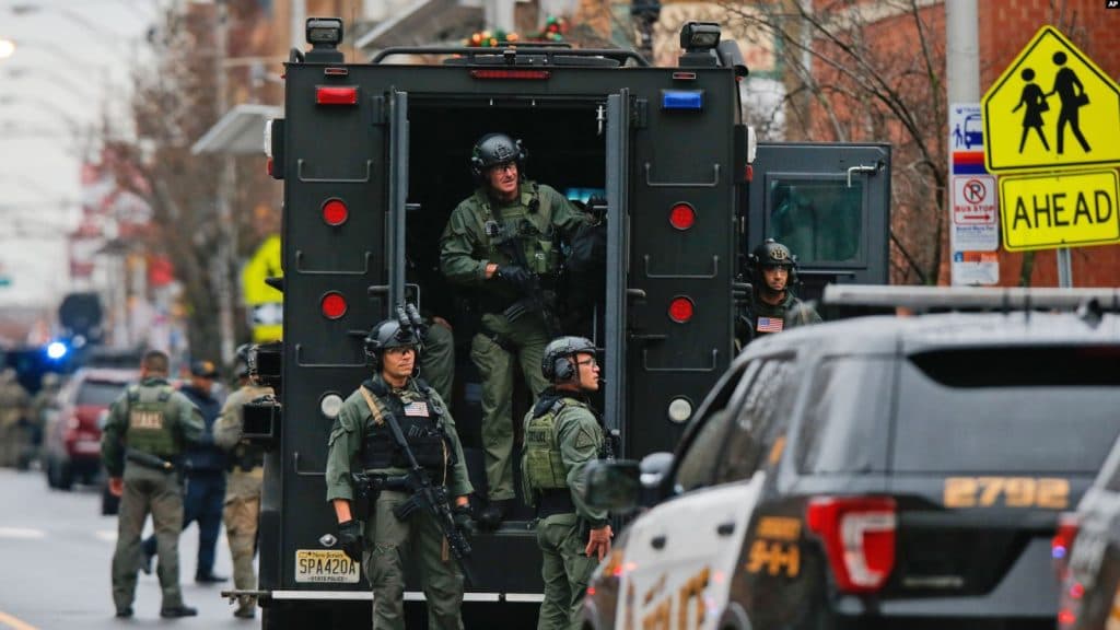 مسؤولون اميركيون: حادث الاعتداء على متجر يهودي في نيوجيرسي “إرهاب محلي”