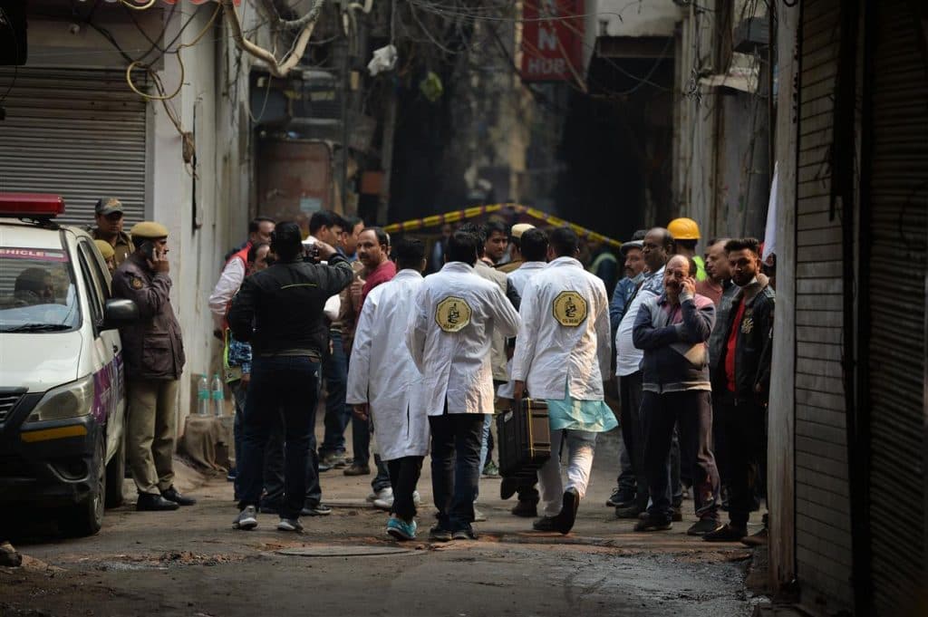مصرع 43 شخصا على الأقل بحريق مصنع في نيودلهي
