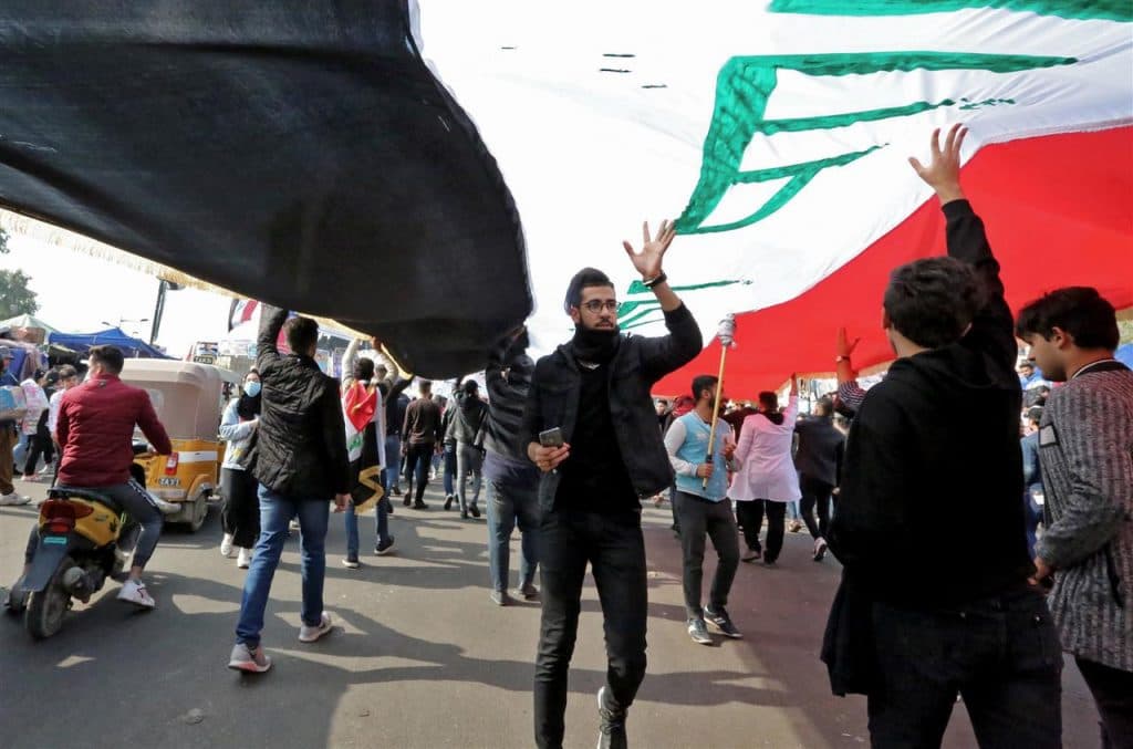 العراقيون مستمرون في ثورتهم لإسقاط أتباع إيران