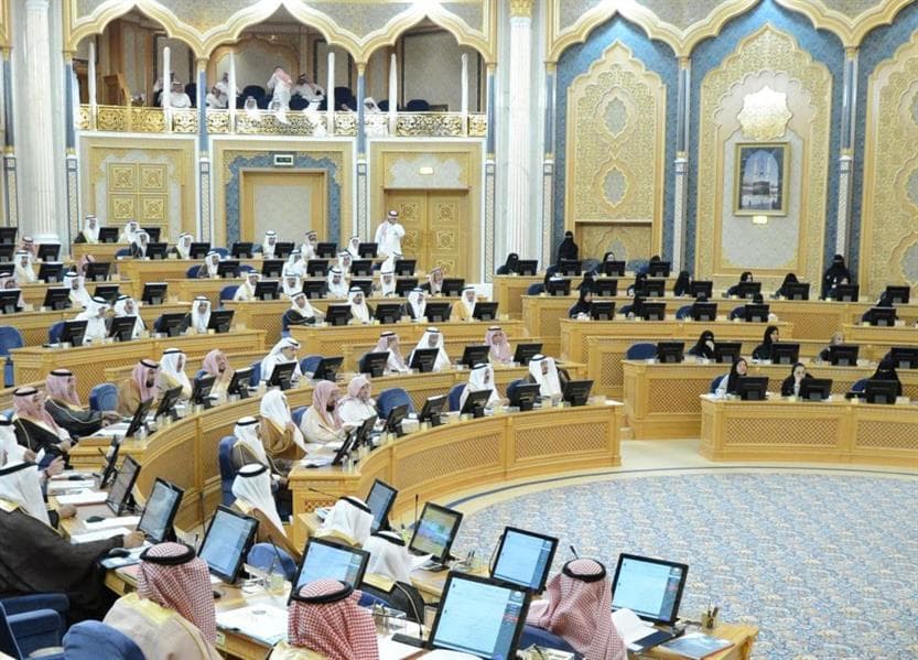 وزير الخدمة المدنية تحت قبة الشورى الاسبوع المقبل