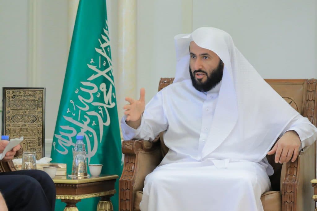 وزير العدل يهنئ القيادة بمناسبة نجاح موسم الحج