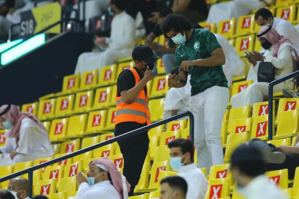 حضور الملاعب.. عودة استثنائية بجمهور محصن