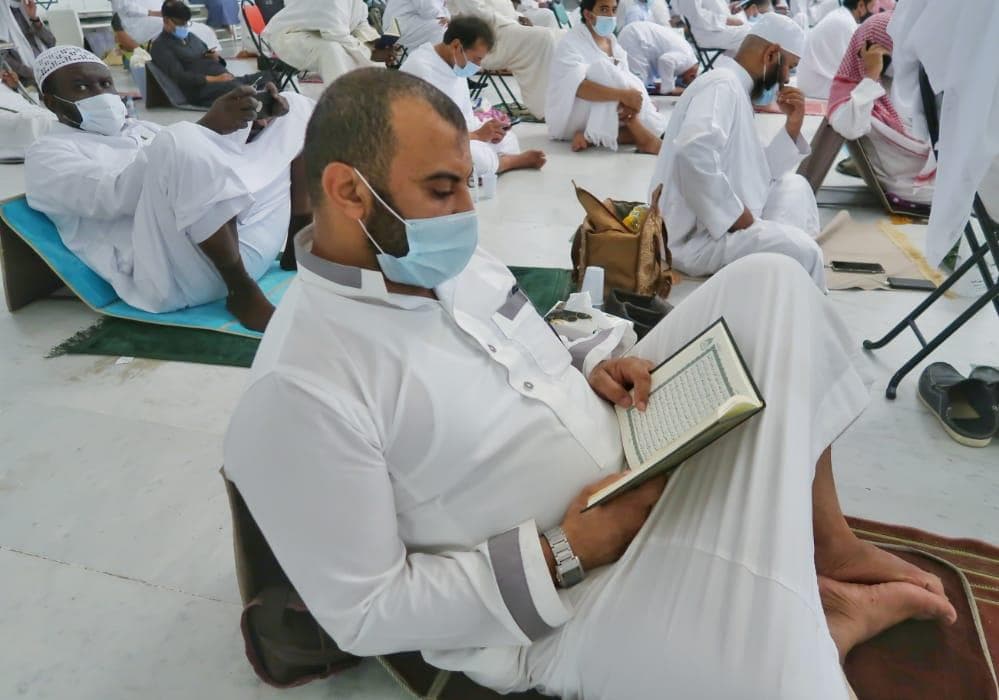 أجواء إيمانية يعيشها قاصدو بيت الله الحرام