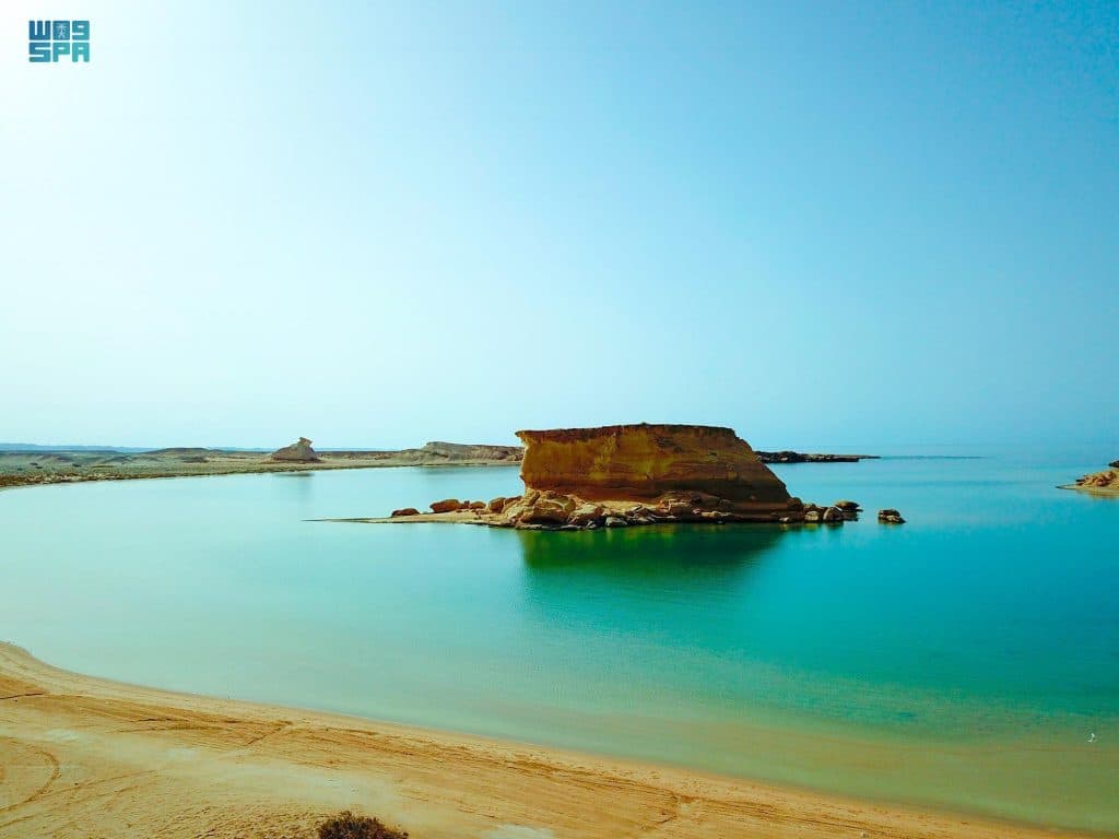 شاطئ “شرم الجزي” الحالم