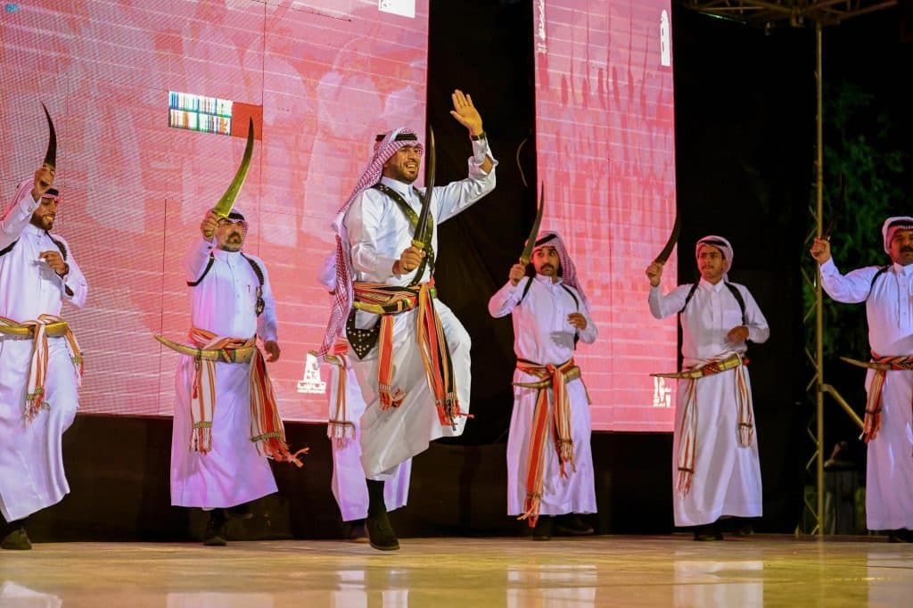 ” ليلة الباحة ” تبرزُ الموروثَ الشعبيَ للمنطقة