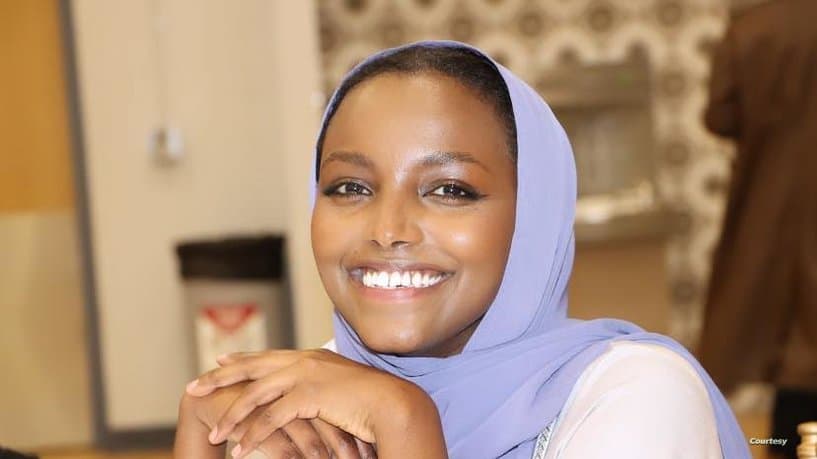 لاجئة صومالية تصبح أول عمدة لمدينة أمريكية