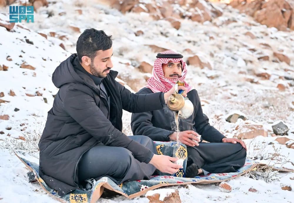 الثلوج تنثر البياض على قمم “تروجينا”
