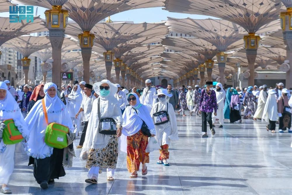 ضيوف الرحمن بالمدينة .. رحلة عنوانها السكينة