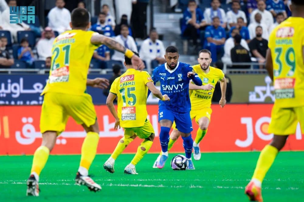 الهلال يهزم الخليج بثلاثية نظيفة